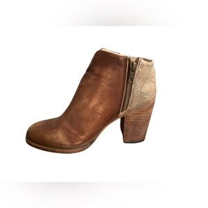 Rare Freebird by Steven Darius booties in Taupe Multi color pattern